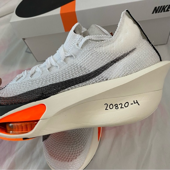 Nike Air Zoom Alphafly Next% 3Prototype - Picture 3 of 7
